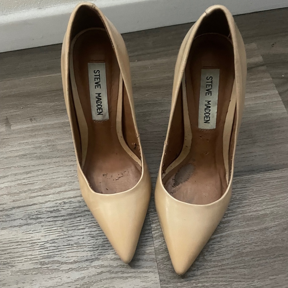 Steve Madden pumps